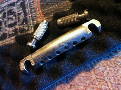 ABM 3020NA AGED STOPTAILPIECE
