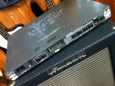 AMPEG B-1 AMP