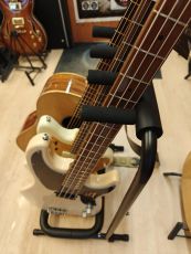Guitar stand for three instruments Oulu
