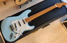 FENDER Classic Series '50s Stratocaster '99 Oulu