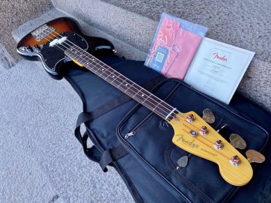 FENDER AMERICAN PROFESSIONAL CLASSIC MUSTANG BASS 2025