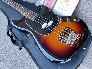 FENDER AMERICAN PROFESSIONAL CLASSIC MUSTANG BASS 2025