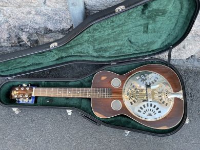 Lebeda Square Neck Resonator 