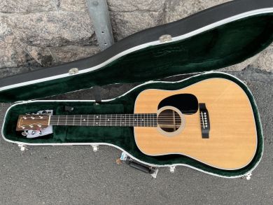 MARTIN D-28 2010