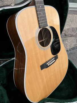 MARTIN D-28 2010