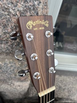 MARTIN D-28 2010