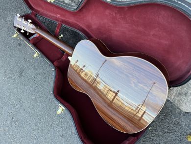 MARTIN 000-28 BROOKE LIGERTWOOD 2022