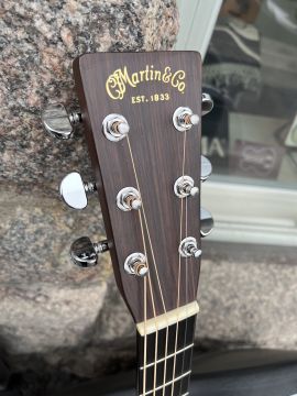 MARTIN OMC-28E 2009