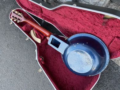 NUUTINEN "PESUVATI" KITARA