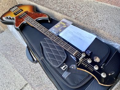 NOVO IVORUS BASS, 3-Tone Burst
