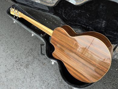KITARAVERSTAS LASSI NURMI CUSTOM V ACOUSTIC BASS 2001