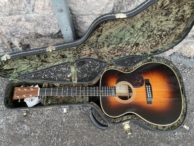 MARTIN 000-28EC Sunburst 2003