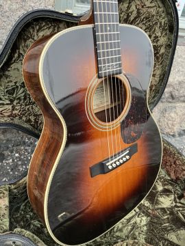 MARTIN 000-28EC Sunburst 2003