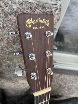 MARTIN D-28 LEFTY 1998
