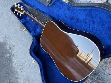 GIBSON 1960's HUMMINGBIRD 2012 