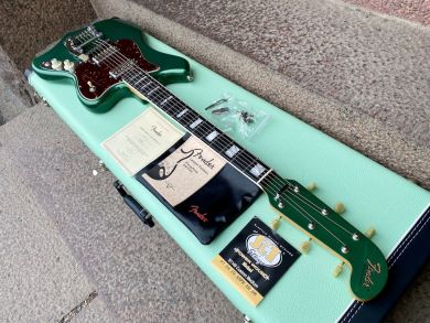 FENDER PARALLEL UNIVERSE VOLUME II MAVERICK DORADO 2020