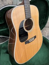 MARTIN D-28 LEFTY 2004