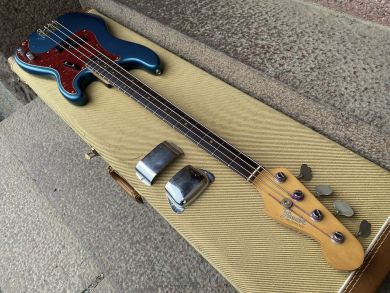 FENDER PRECISION BASS 1964