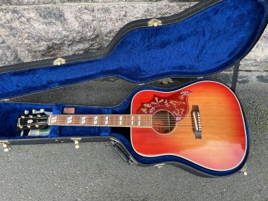 GIBSON 1960's HUMMINGBIRD 2012  