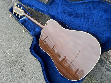 GIBSON 1960's HUMMINGBIRD 2012  