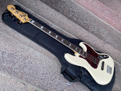 FENDER VINTERA III EARLY 60´S/EARLY 70´S  JAZZ BASS 2026