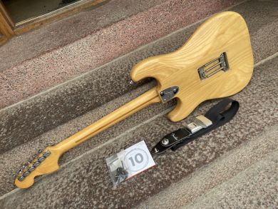 FENDER STRATOCASTER 1977
