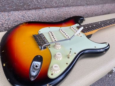 FENDER 1963 STRATOCASTER RELIC 2012