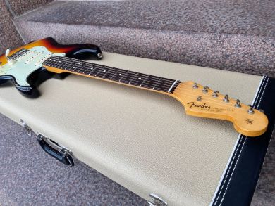 FENDER 1963 STRATOCASTER RELIC 2012