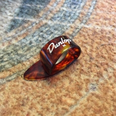 DUNLOP THUMBPICK TORTOISE, MEDIUM