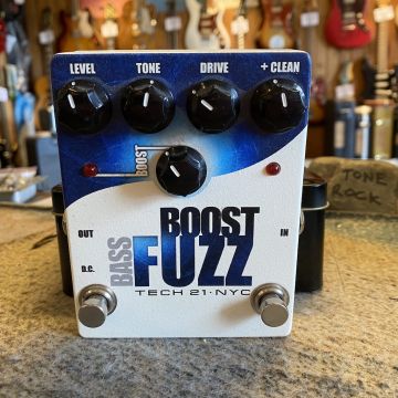 TECH 21 BASS BOOST FUZZ