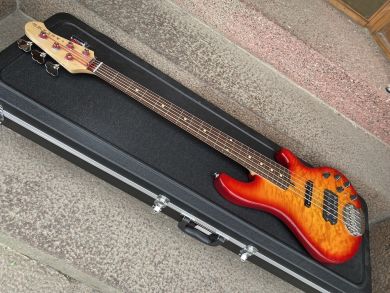 LAKLAND SKYLINE SERIES 55-02 DELUXE 5-STRING BASS