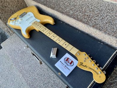 FENDER STRATOCASTER 1975