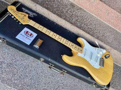 FENDER STRATOCASTER 1975