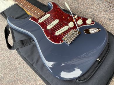 FENDER AMERICAN PROFESSIONAL CLASSIC STRATOCASTER 2025