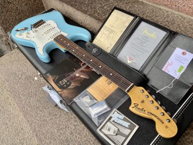 FENDER CUSTOM SHOP 1969 STRATOCASTER® JOURNEYMAN RELIC®, Faded Daphne Blue