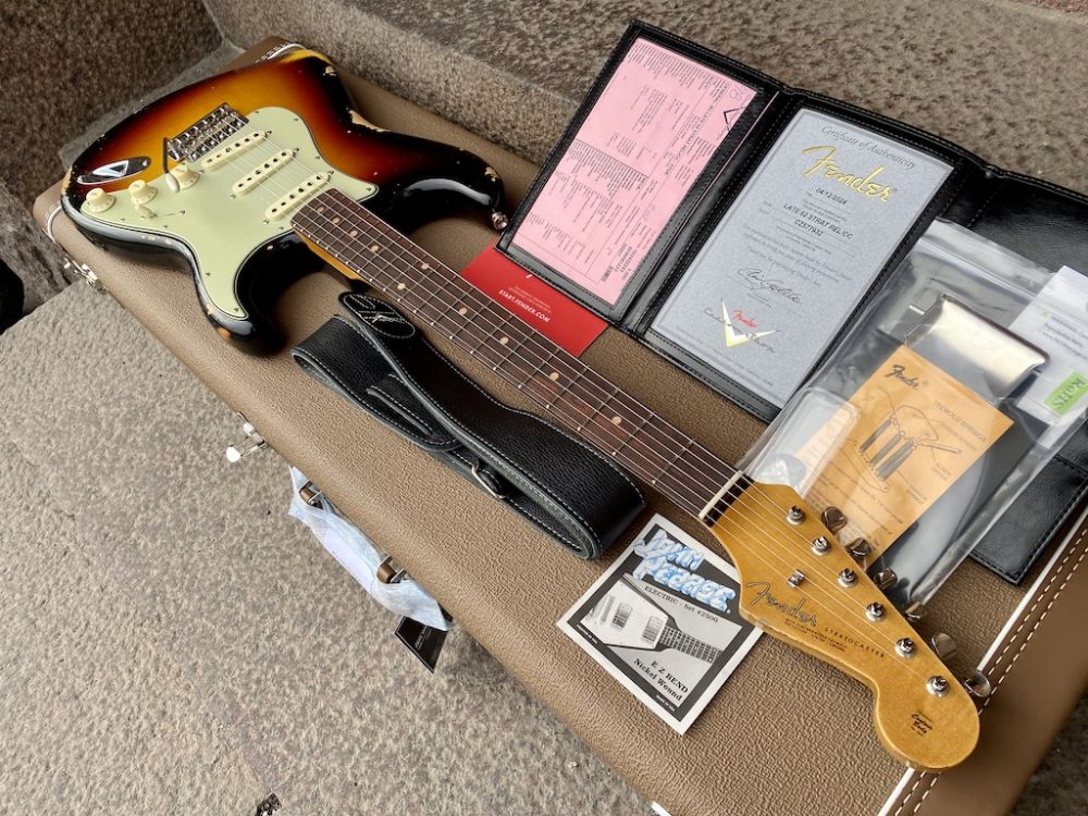 FENDER CUSTOM SHOP LATE 1962 STRATOCASTER® RELIC®, 3-Tone