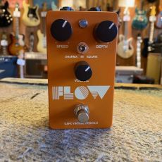 UAFX FLOW VINTAGE TREMOLO 