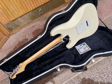 FENDER AMERICAN STANDARD STRATOCASTER 1997