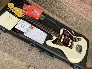 FENDER AMERICAN PROFESSIONAL JAGUAR, Olympic White