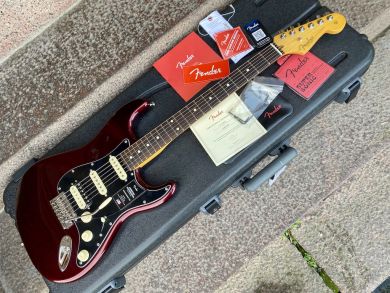 FENDER AMERICAN PROFESSIONAL STRATOCASTER HSS, Oxblood