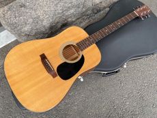 MARTIN D-18 2001