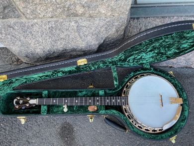 DEERING BLACK DIAMOND BANJO 