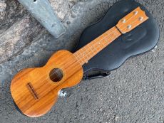 UKEBRAND SOPRANO UKULELE 2001