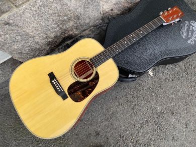 MARTIN D CUSTOM SHOP  