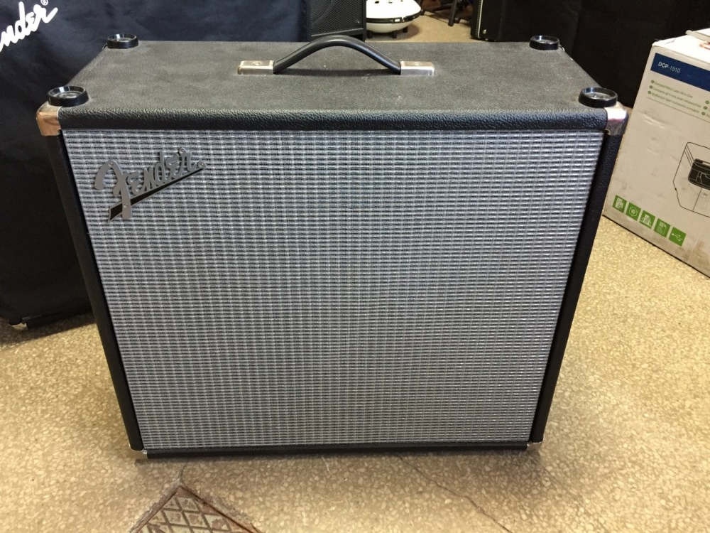 FENDER 2X12 VIBROKING Kitarapaja
