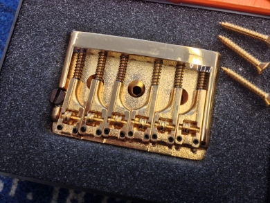 N.O.S. SCHALLER 478 GOLD GUITAR BRIDGE Oulu