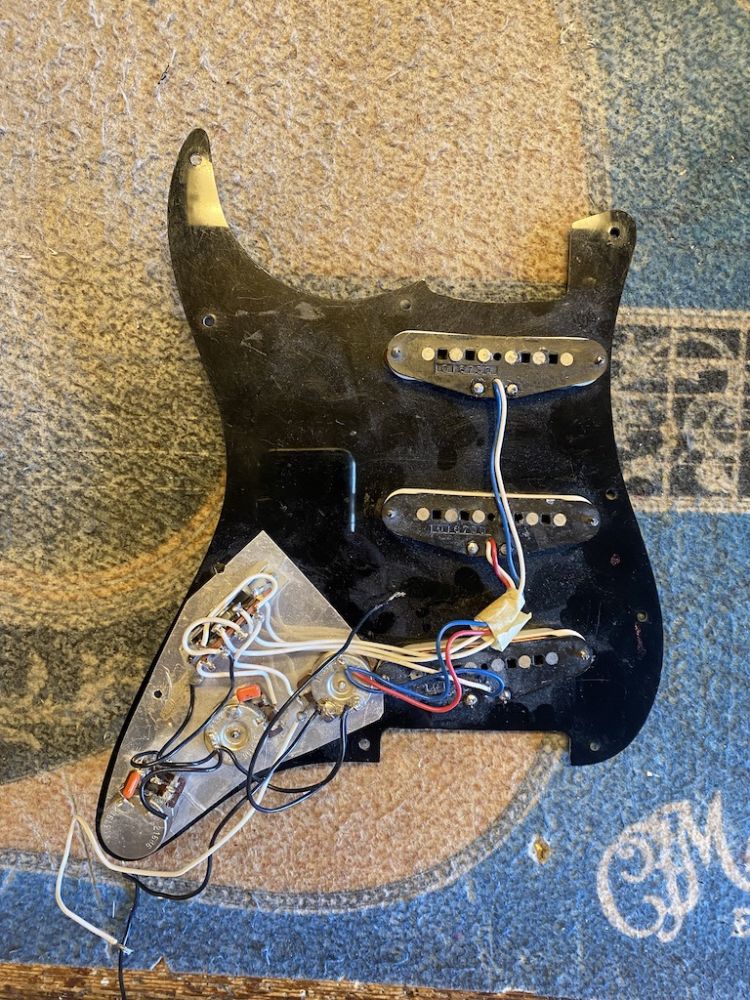 FENDER PREWIRED PICKGUARD Kitarapaja