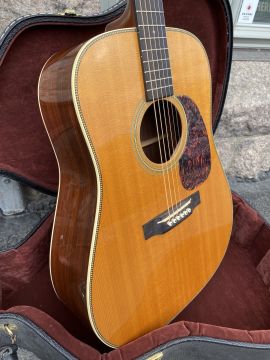 MARTIN HD-28V 2009