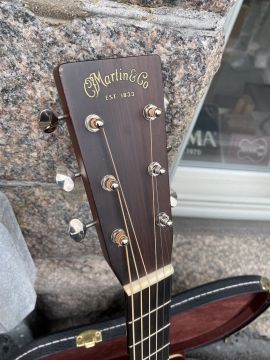 MARTIN HD-28V 2009