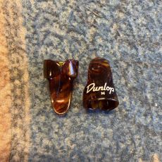 DUNLOP FINGER PICK, TORTOISE, MEDIUM